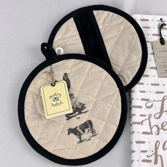 NWT Farmhouse Set Of Two Kitchen Towel & Set Of Two Pot Holders 100% Cotton - Picture 2 of 8